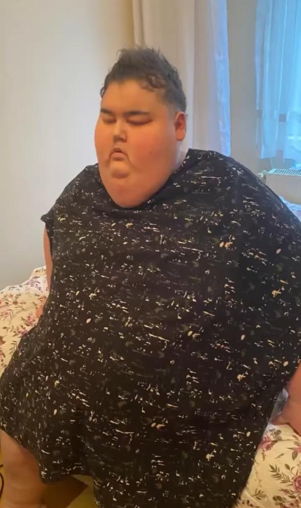 土耳其網紅吃播Efecan Kultur成常常大飲大食,走上不歸路。