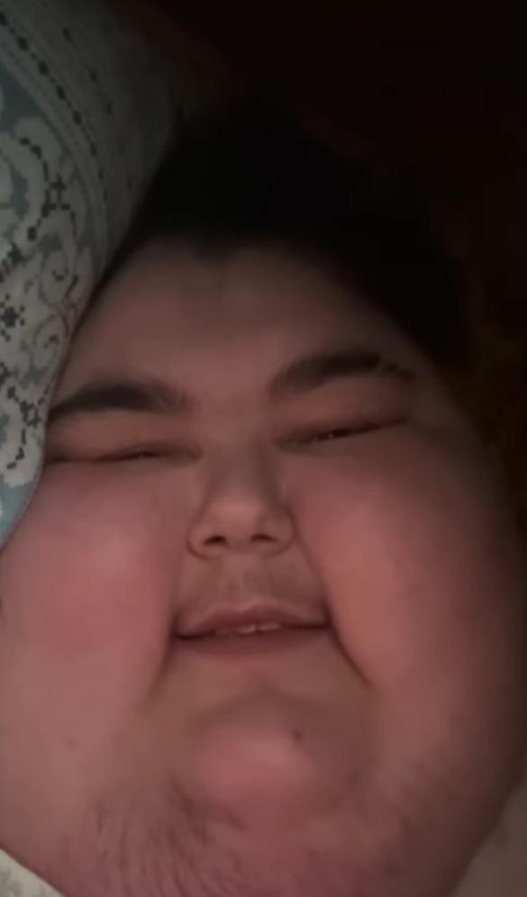 土耳其網紅吃播Efecan Kultur未能減肥,最終喪命。