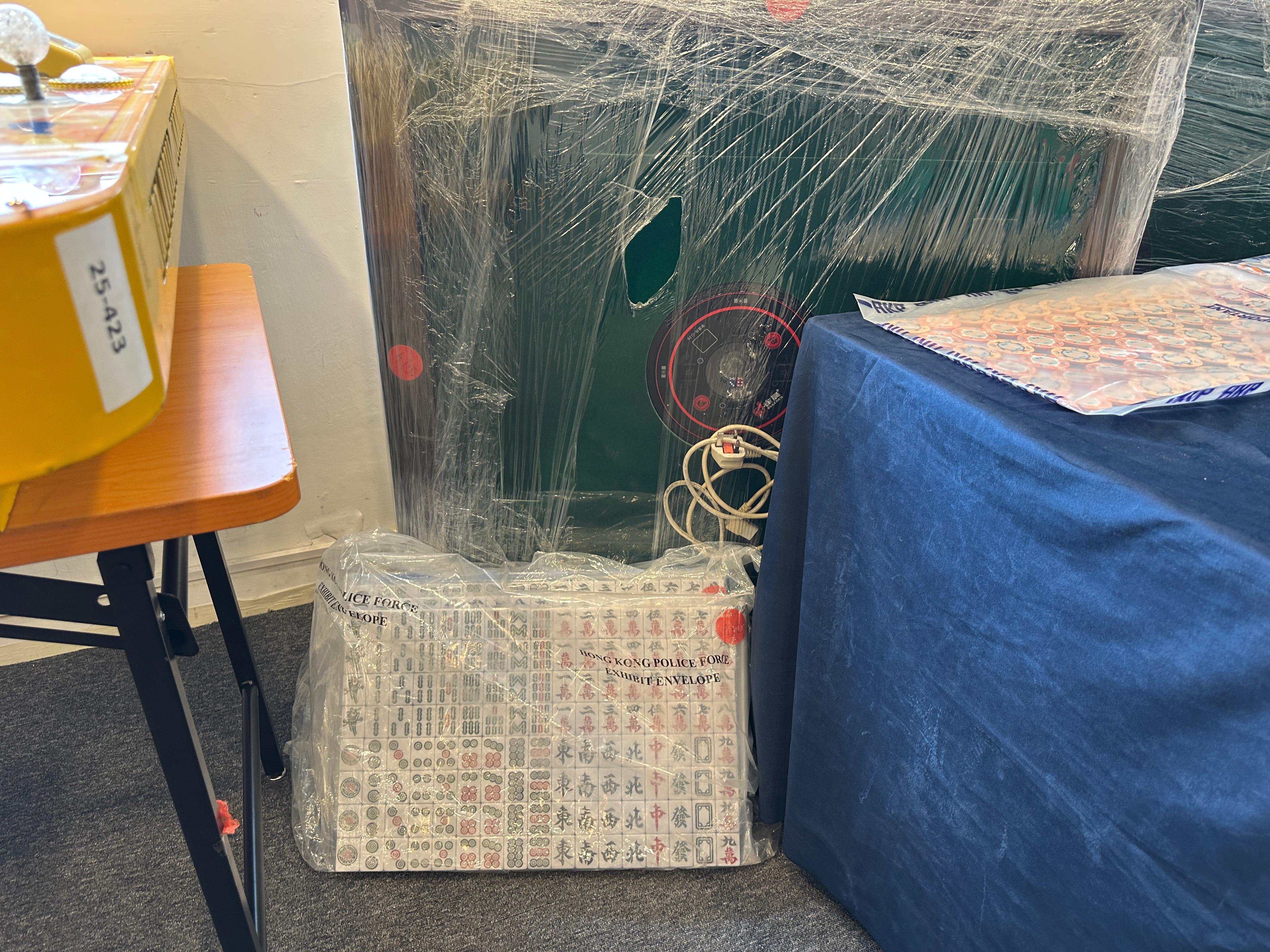 檢獲大批賭具。