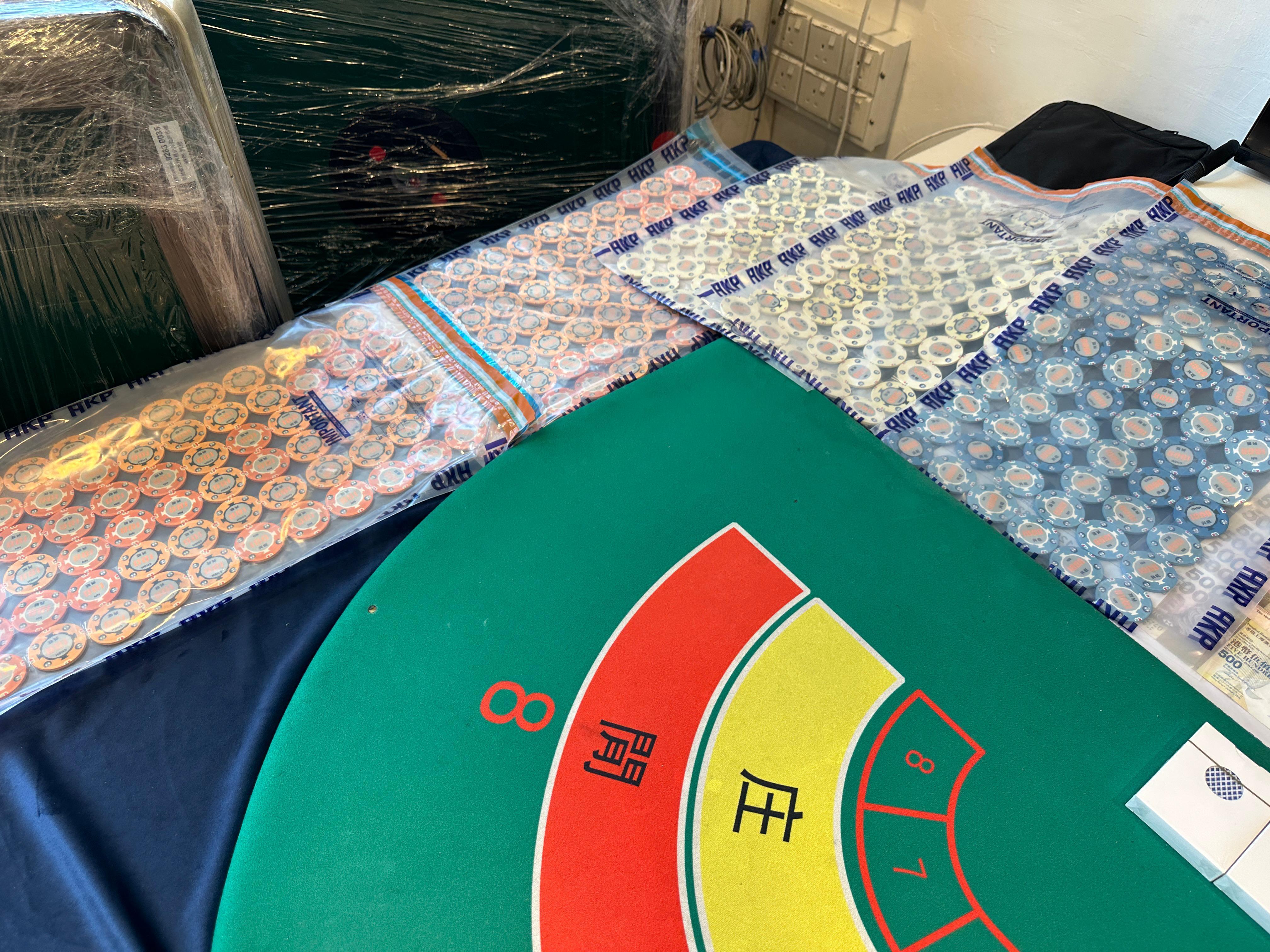 檢獲大批賭具。