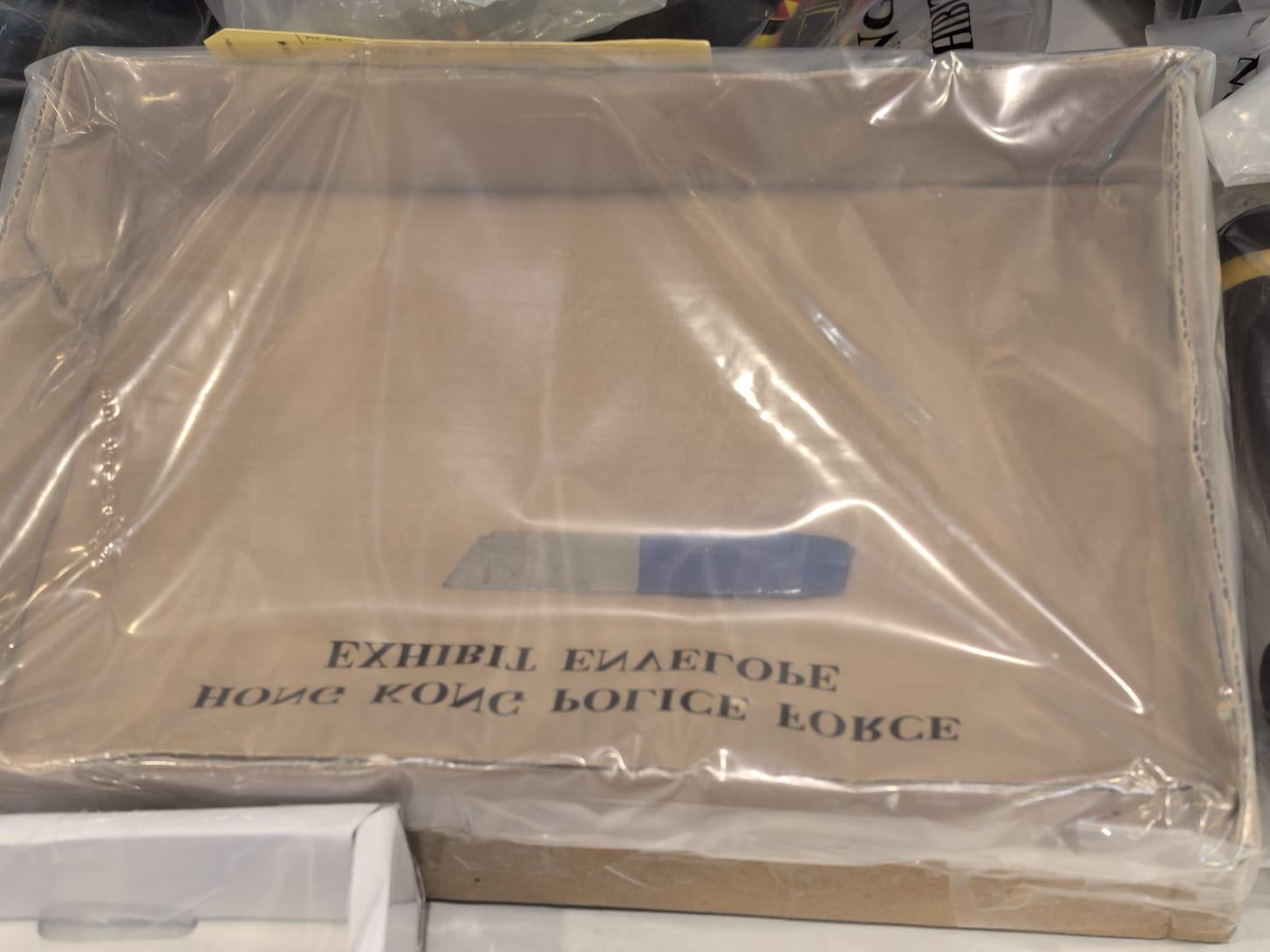 警方檢獲一批證物。