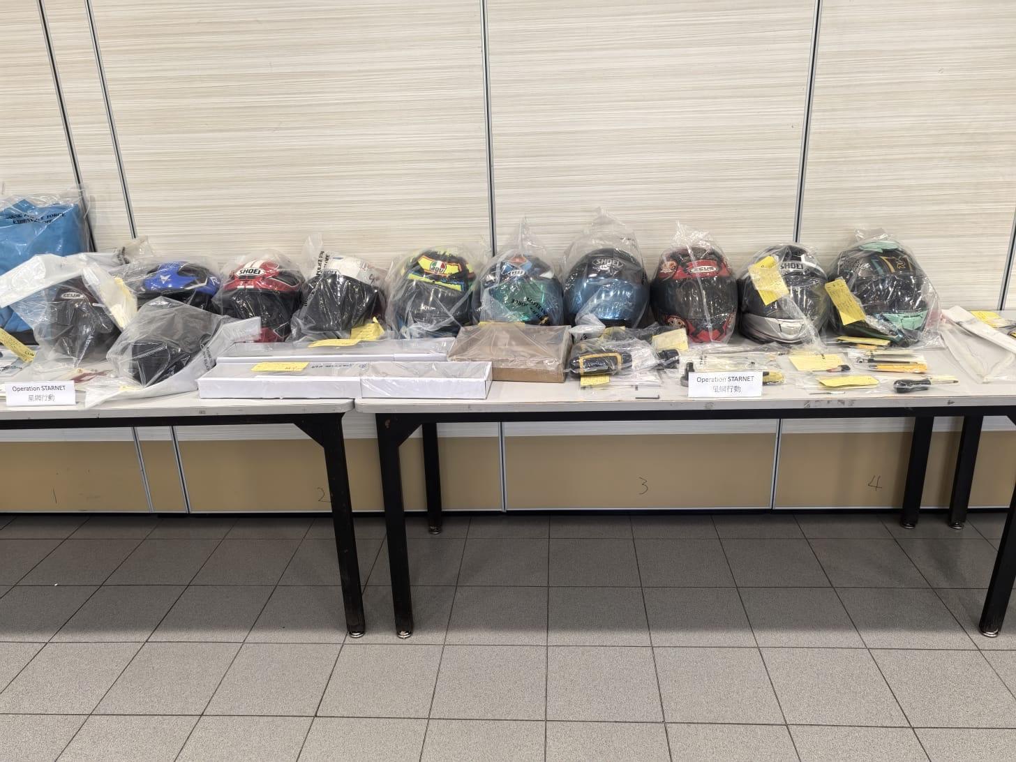 警方檢獲一批證物。