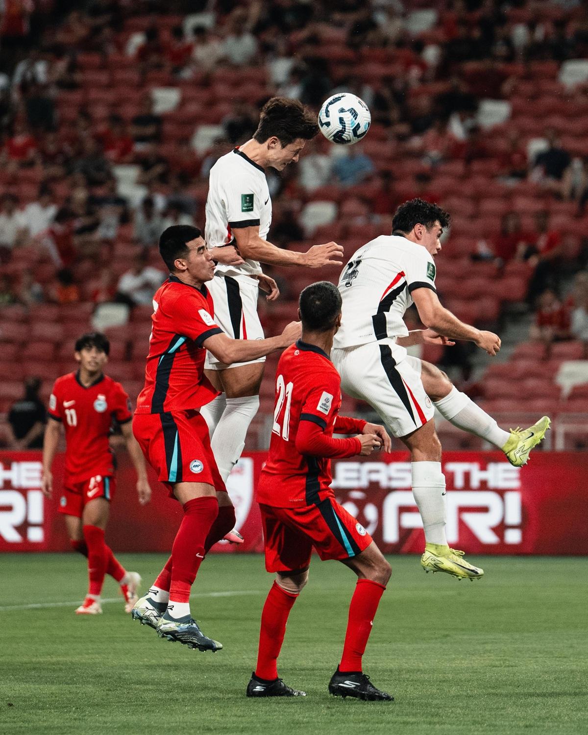 港隊前鋒安永佳頭槌攻門。(香港足總圖片)