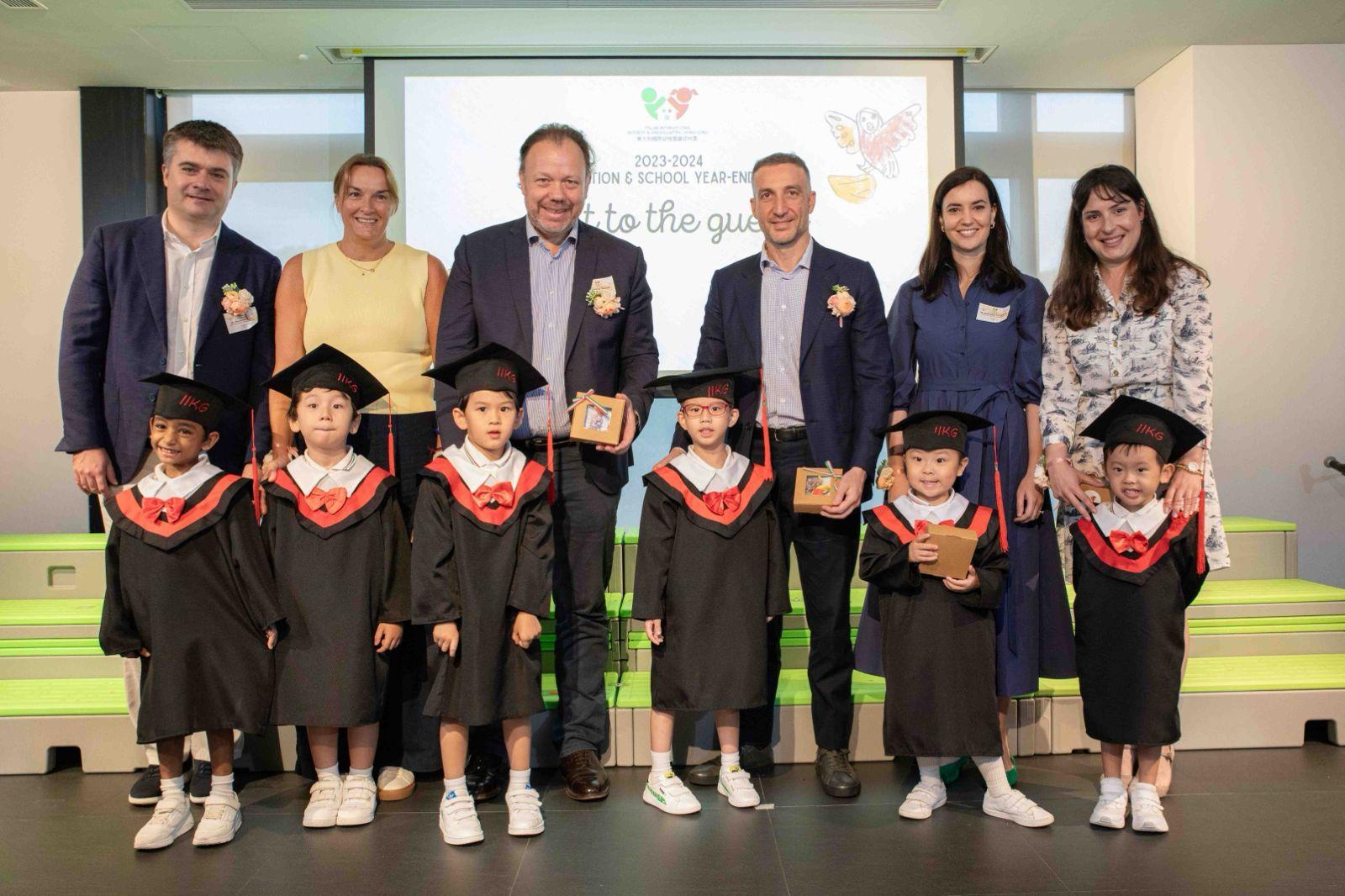 意大利駐港總領事Carmelo Ficarra現身支持畢業禮。(圖片由學校提供,2024年6月29日拍攝)