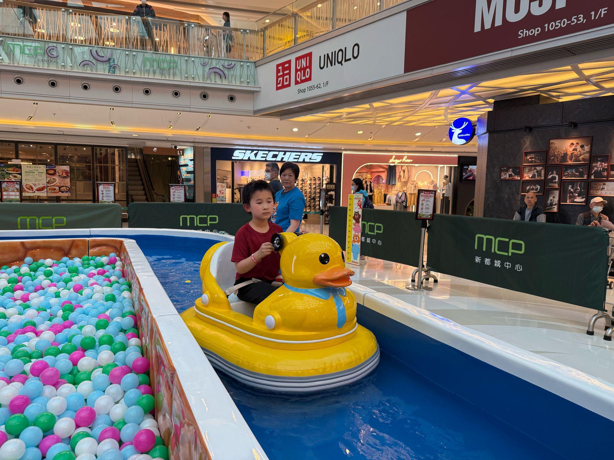 動物造型的充氣水上漂流船