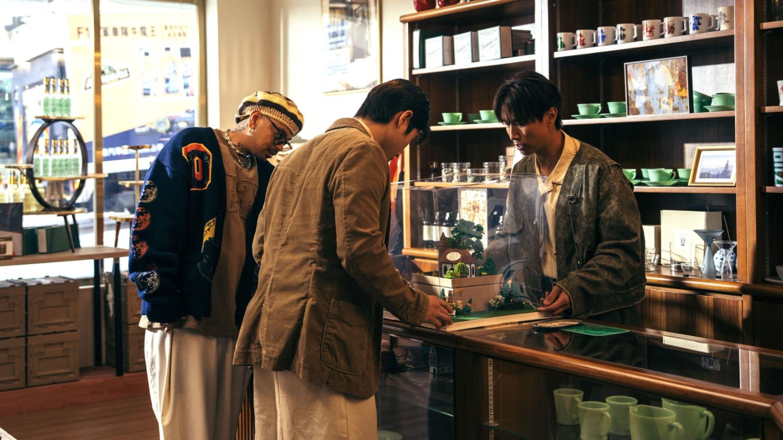 《「大丈夫」日記》MV更有JB驚喜現身擔演顧客。