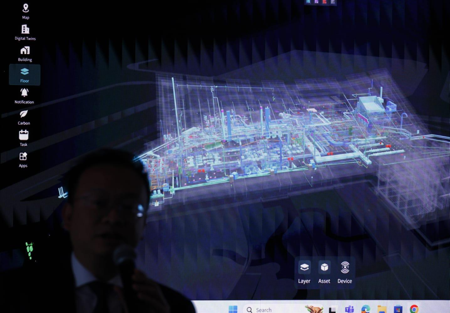 建造業議會成立的「物業管理智能監察中心」。(林俊源攝)