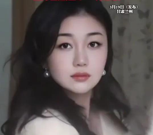 疑犯在微博發布的美顏照片。