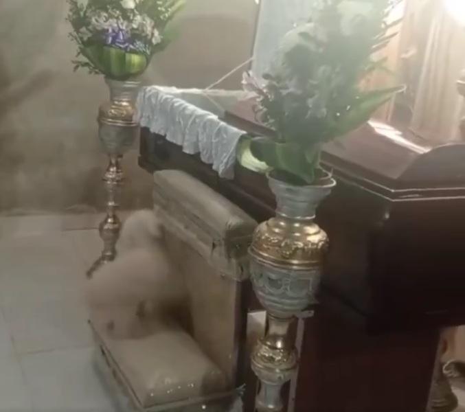 又走上跪墊。(互聯網)