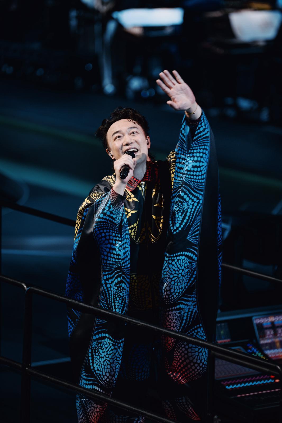 陳奕迅的世界巡迴演唱會已先後走過香港、馬來西亞、新加坡、台北等地,贏盡口碑。