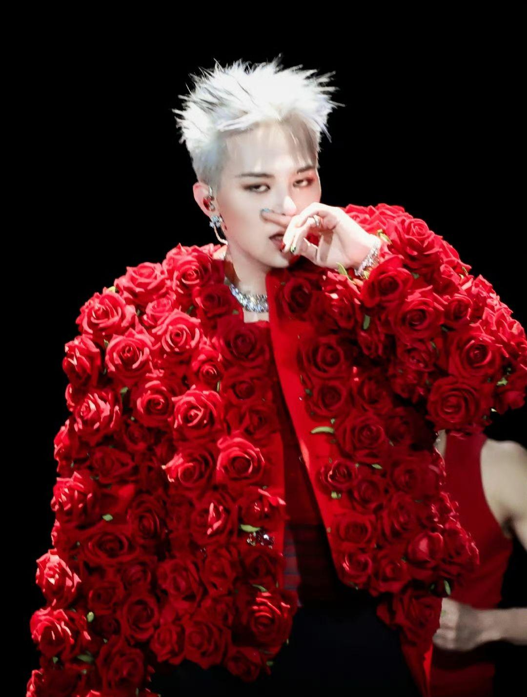 G-Dragon展開世界巡迴演唱會《G-DRAGON 2025 WORLD TOUR》。