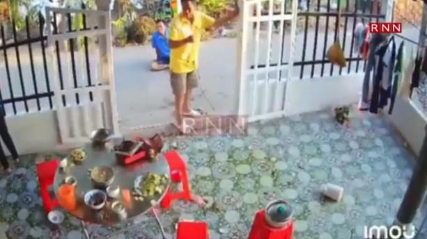 枱上菜餚炸飛,一片凌亂。(互聯網)