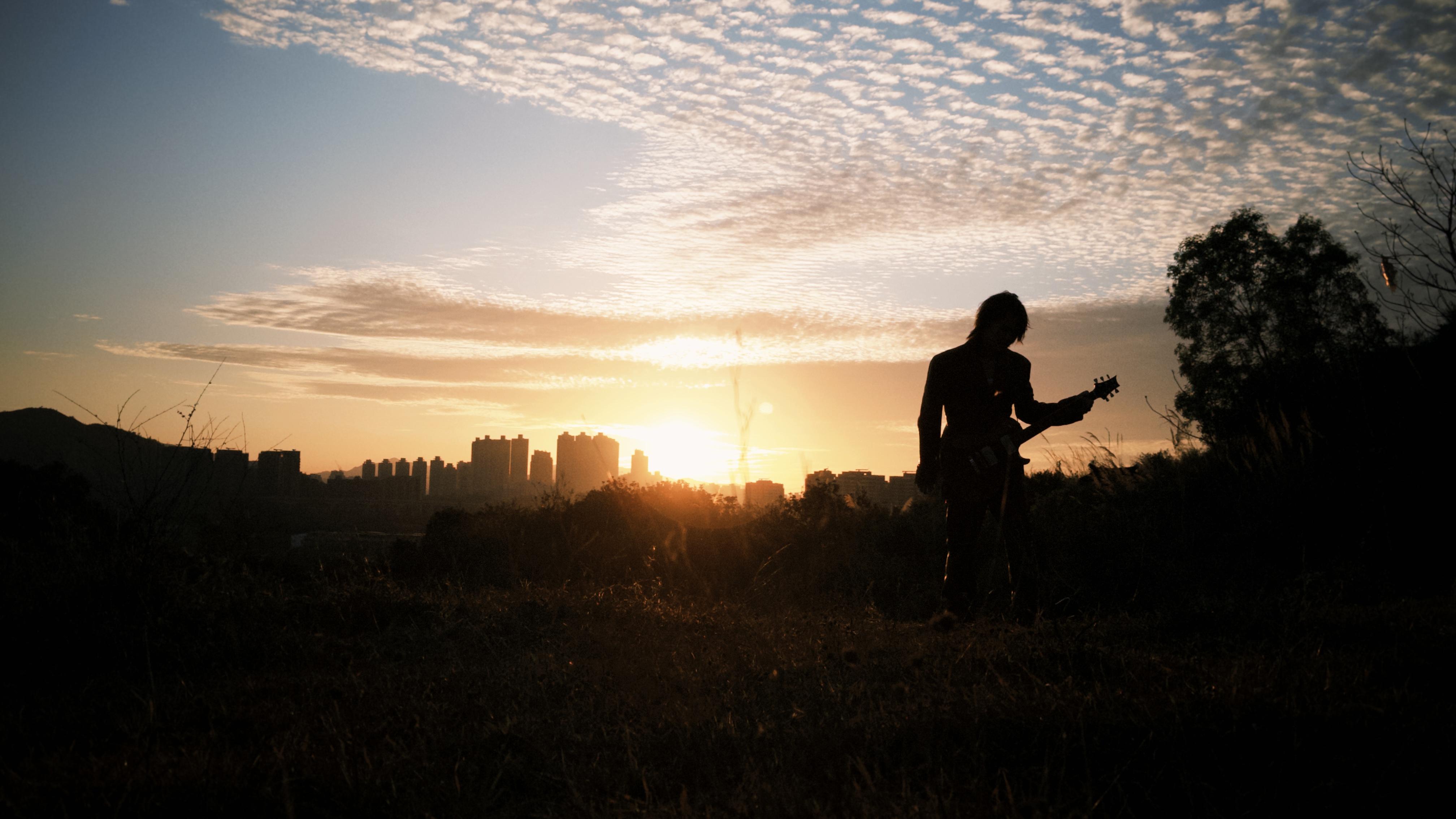 Tiger@MIRROR第二首單曲《Live The Way I Want》MV,捕捉了日落的Magic hour。