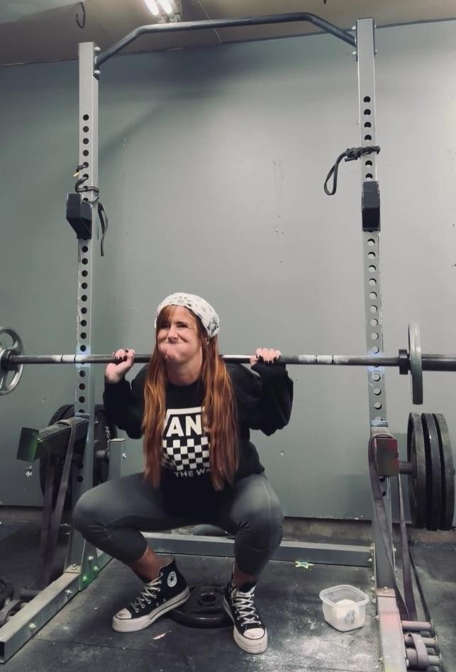 薩拉丁出事前進行舉槓鈴深蹲訓練。(互聯網)