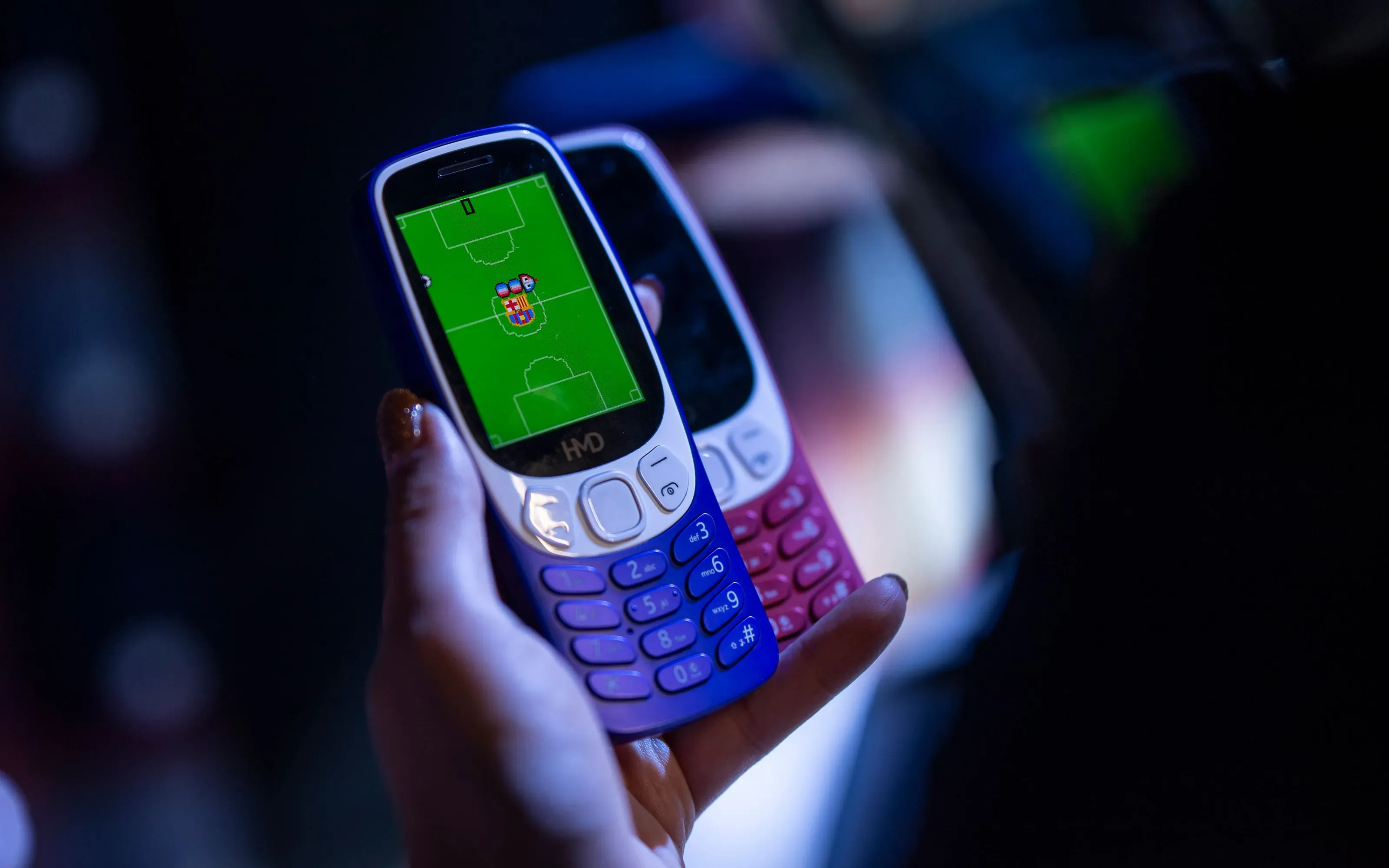 HMD Barça 3210內置特別版巴塞貪食蛇。