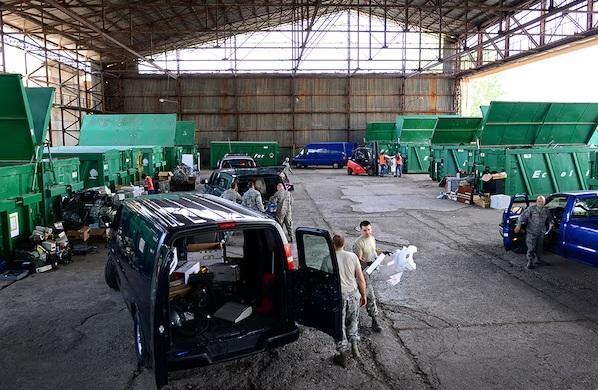 圖為美軍在意大利北部的阿維亞諾空軍基地(Aviano Air Base)。(互聯網)