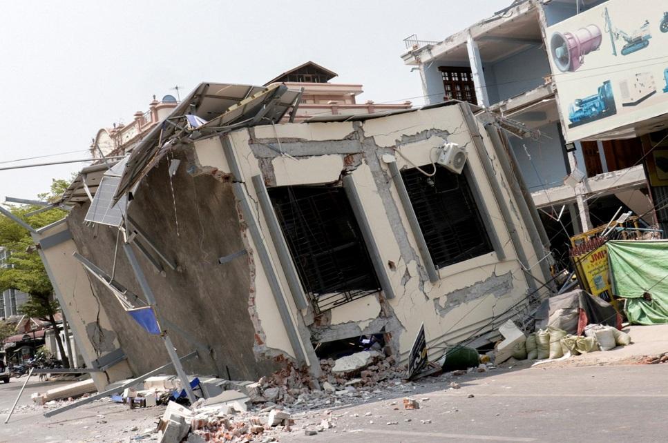 緬甸地震災情, 圖為曼德勒災區周一情況。(路透社)