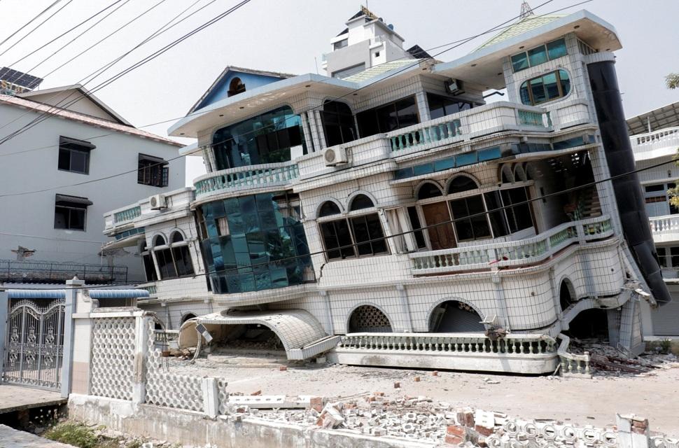緬甸地震災情, 圖為曼德勒災區周一情況。(路透社)