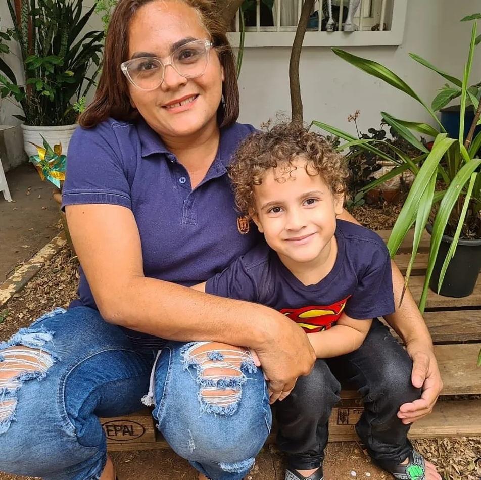 拉斐爾與古斯塔夫以前的母女檔。(互聯網)