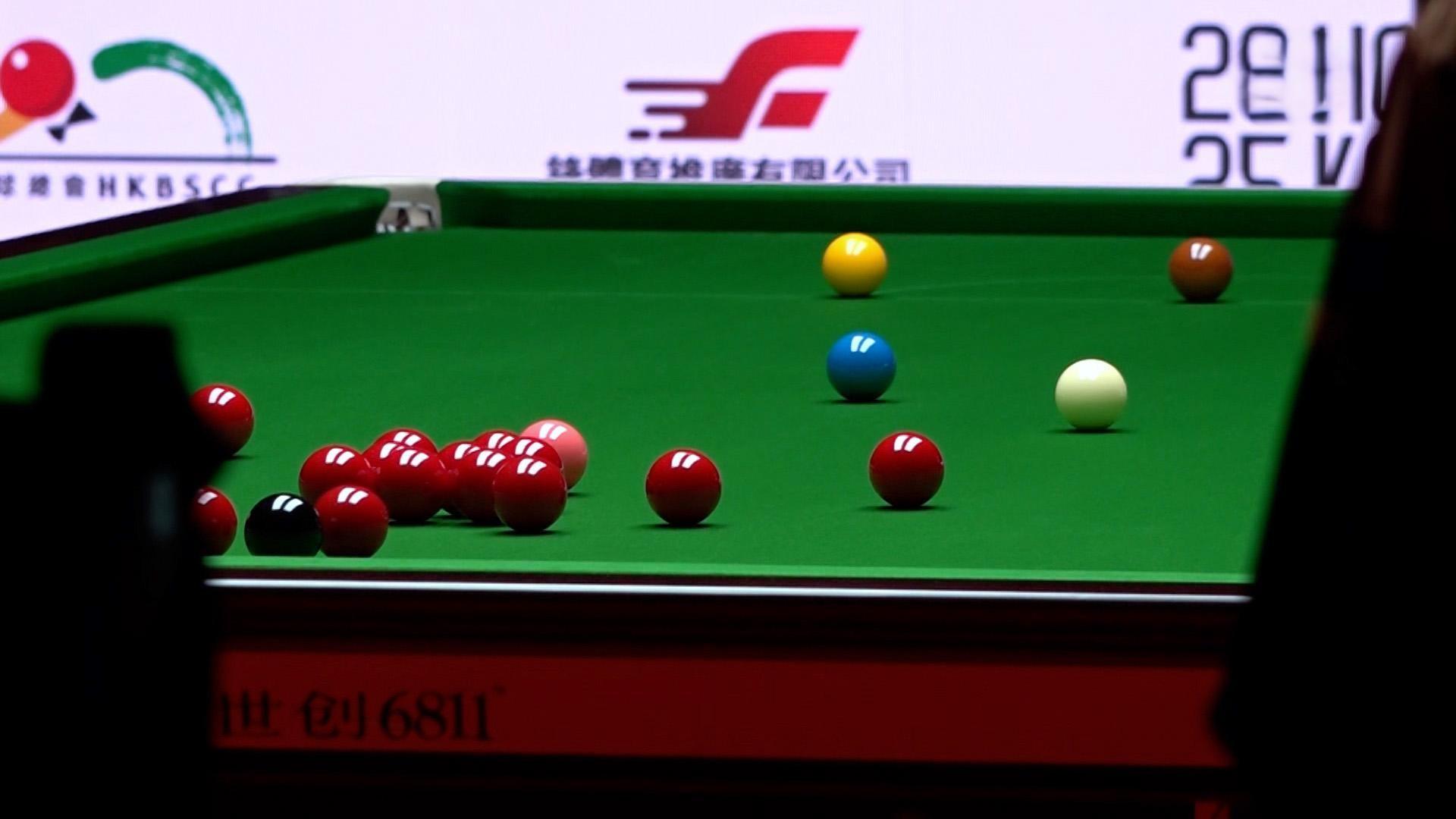 在啟德體藝館舉行的「世界格蘭披治桌球大獎賽」,前晚賽事未完結就要求觀眾離場。(港台圖片)