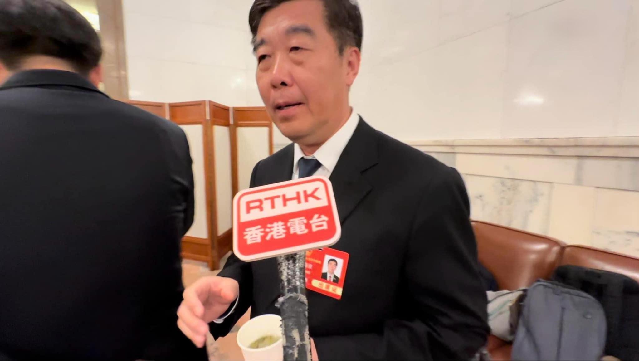 全國人大代表、廣東省高級人民法院院長張海波說,要提升處理「一殺多」案的效率。(港台圖片)