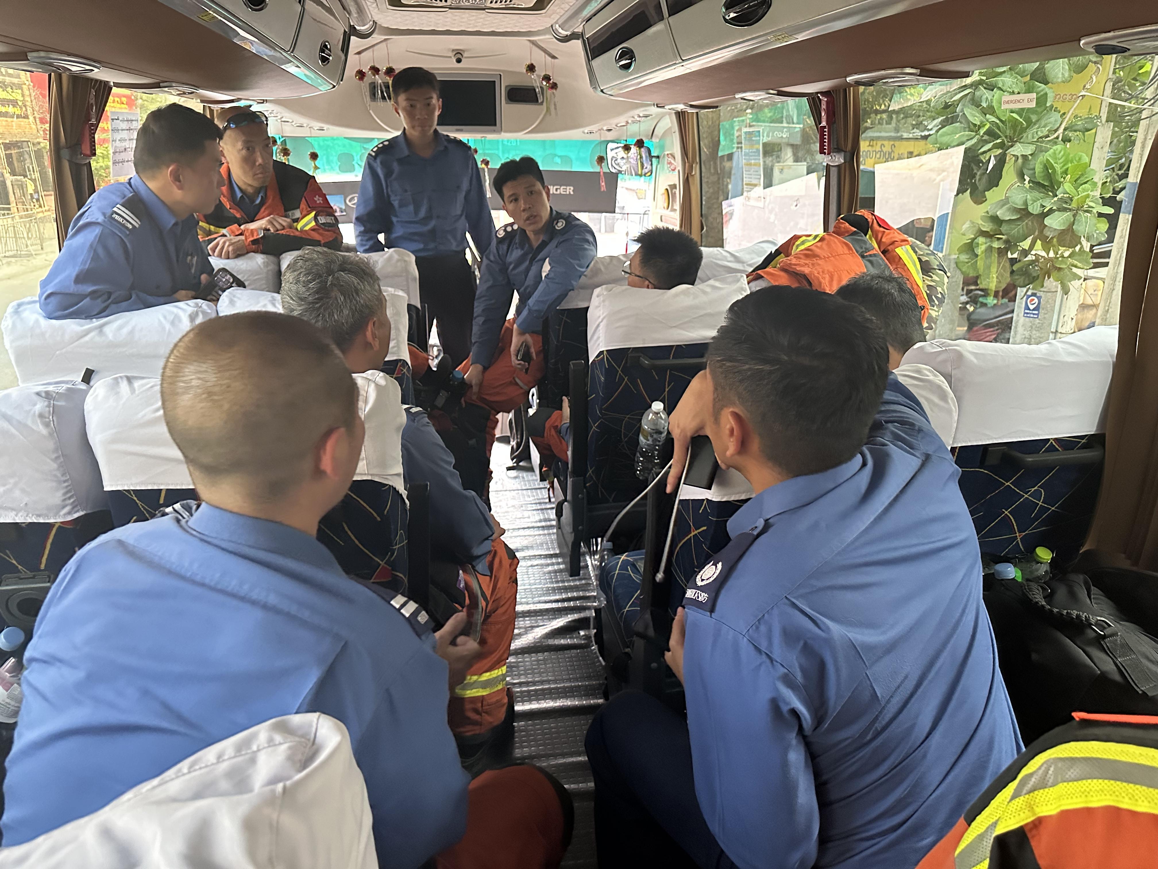 香港特別行政區救援隊在緬甸地震災區。(照片由香港消防處提供)