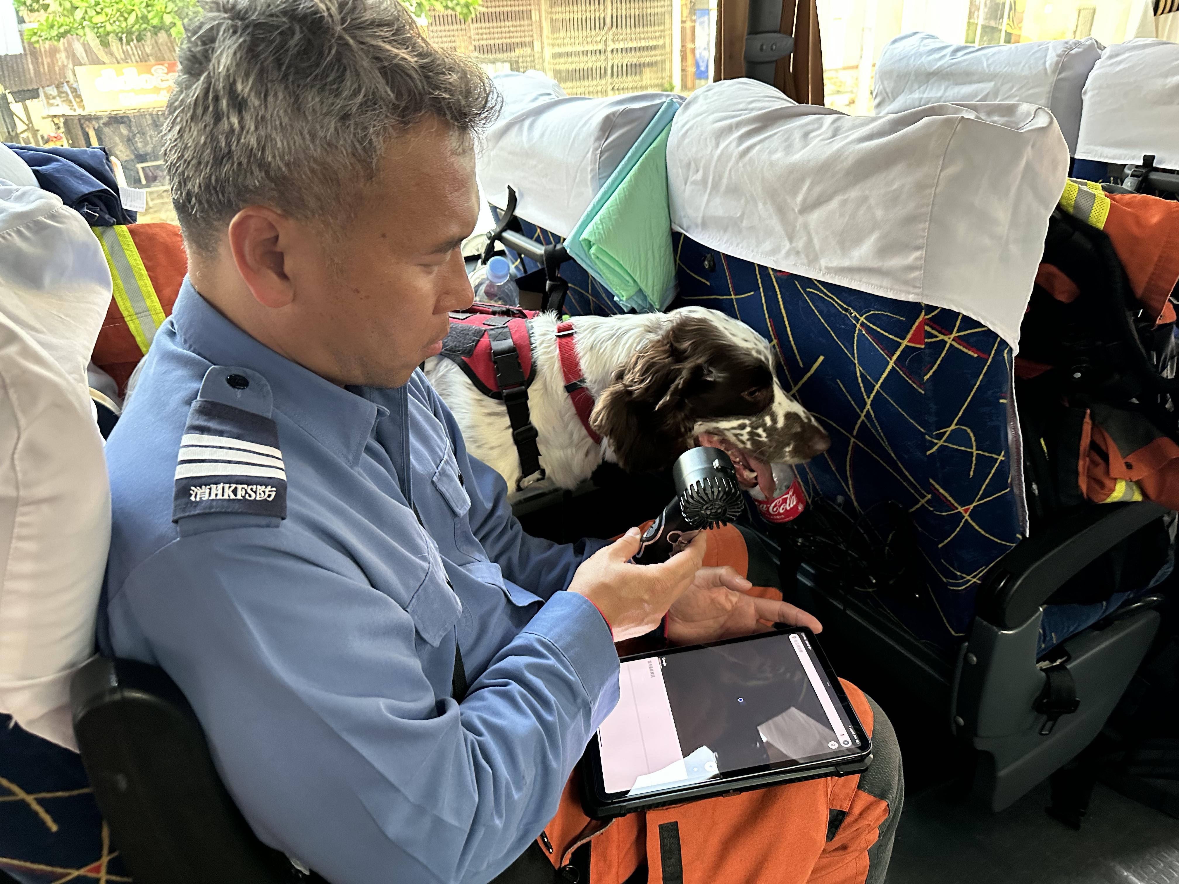 香港特別行政區救援隊在緬甸地震災區。(照片由香港消防處提供)