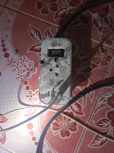 插頭燒焦。(互聯網)