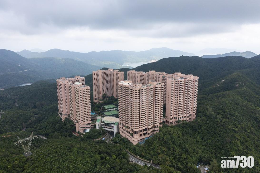 本地傳媒報道指,紀惠集團湯文亮放售自住的大潭陽明山莊相連大宅,索價2億元。(資料圖片)