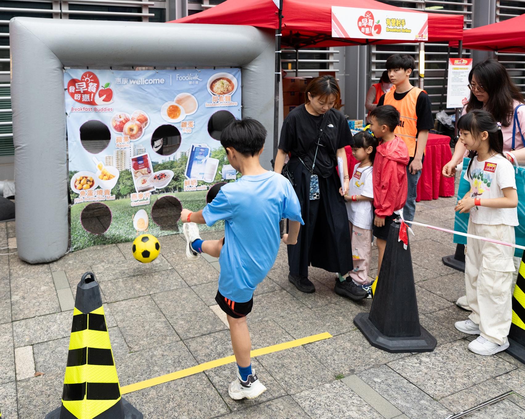 「食早餐呀惠」開幕活動當日邀請100位地區兒童參與活動。