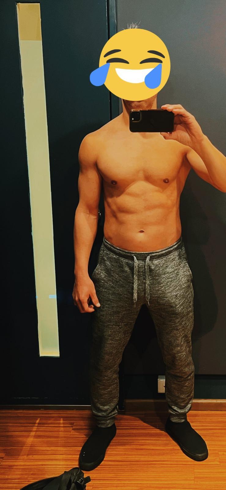 該私人帳號有少自拍肌肉照。