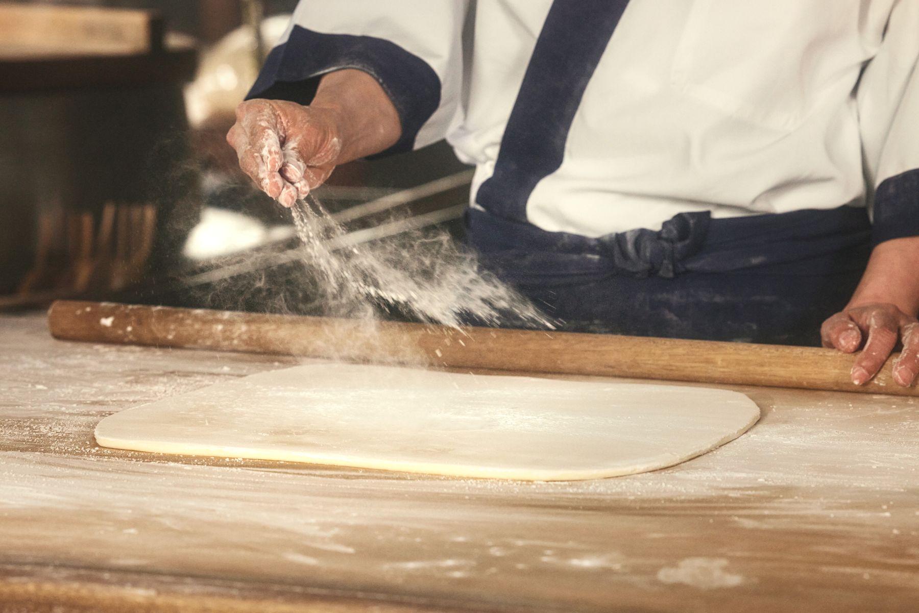 店內採用日本直送丸亀製麵獨家專用小麥粉製作麵糰,須花上26小時發酵。