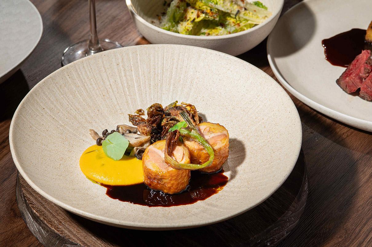 主菜三黃雞肉卷