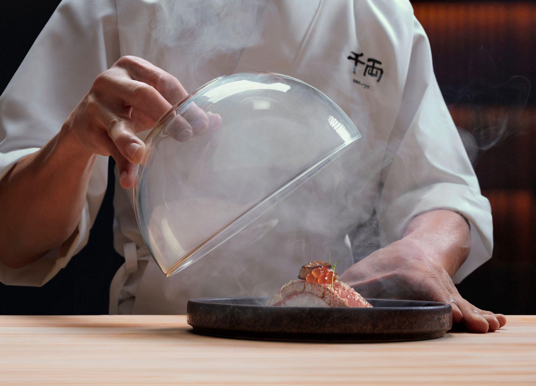 「千両20周年職人祭第二彈」以蘋果木煙熏壽司為主打。