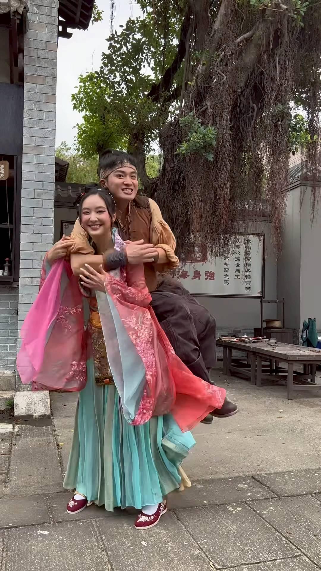 周嘉洛與陳瀅的戀情,已經傳了超過兩年。