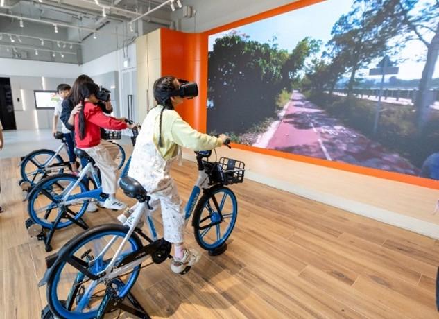 本地共享單車品牌LocoBike透過 360° VR 單車體驗推廣健康生活和環保出行。