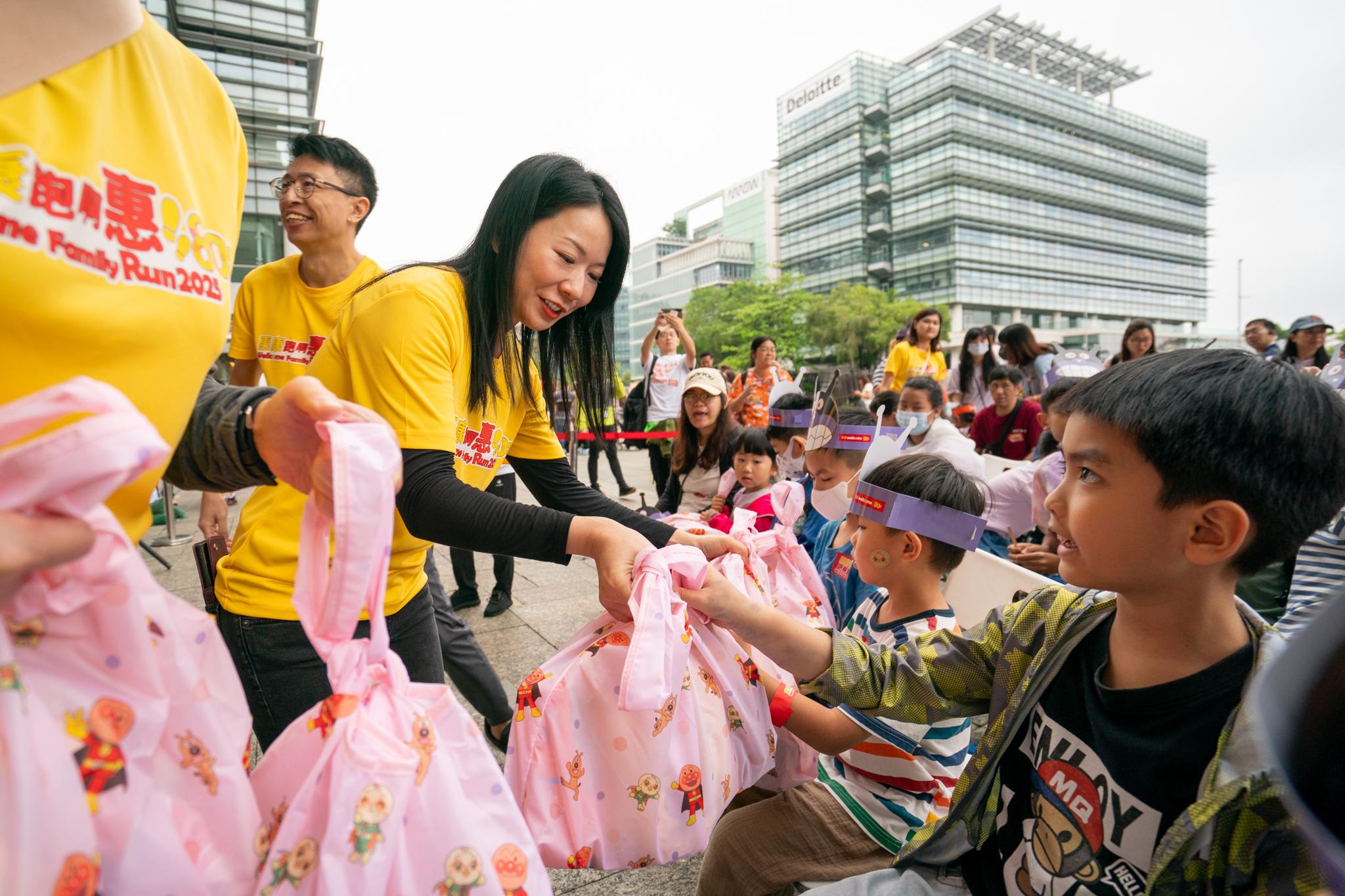惠康義工當日亦向各參與人士派發「食早餐呀惠」福袋及早餐券。