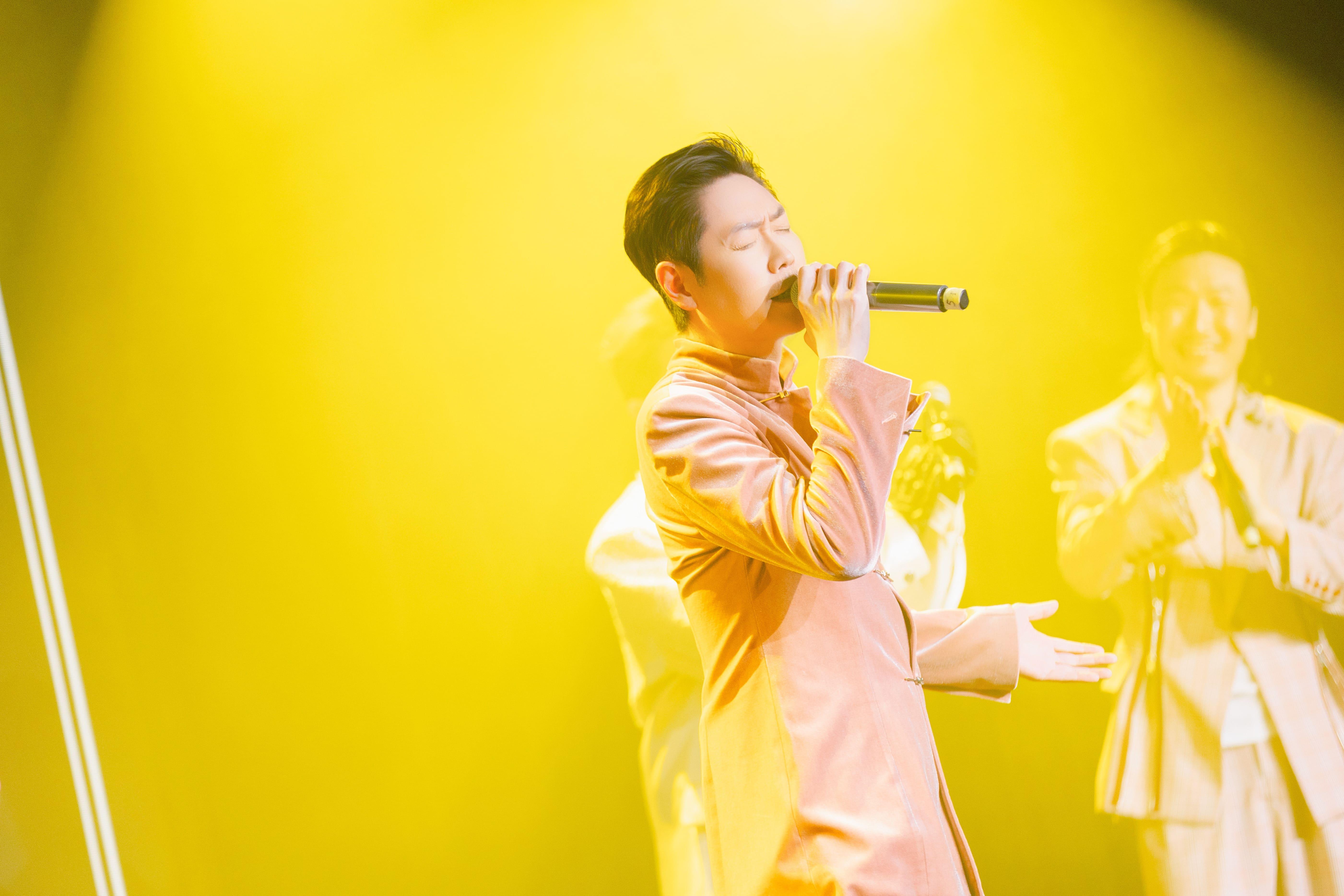 李思捷在舞台演出表現投入!