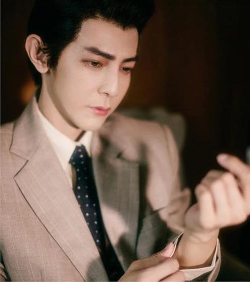 汪東城又變臉,他出席北京國際電影節時被網民笑「面目全非」。