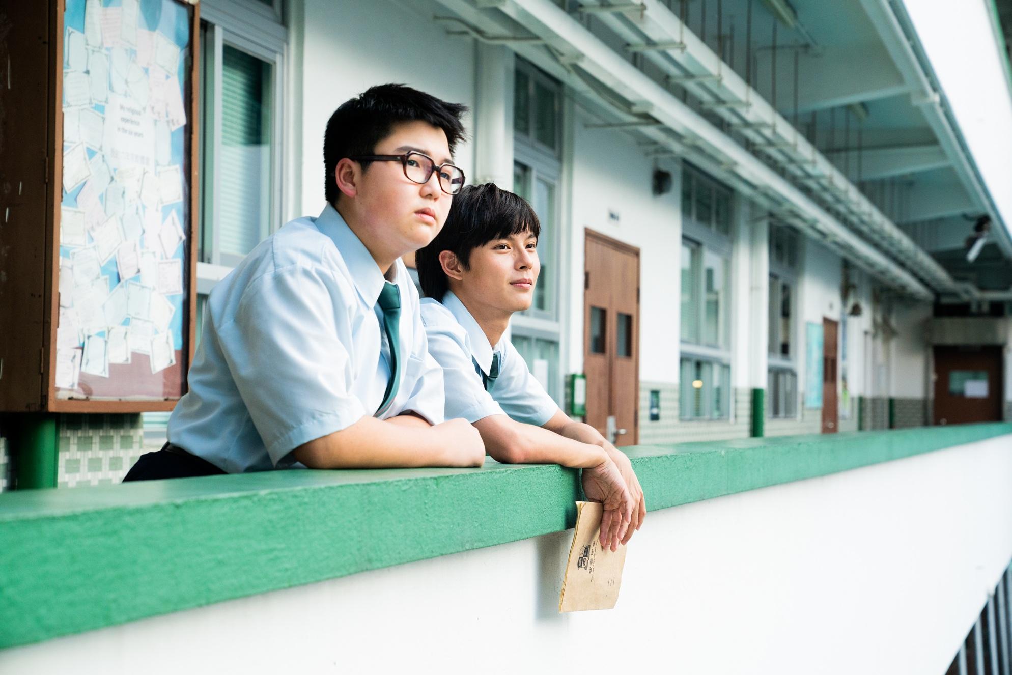 《三命》以實景拍攝,學校場景有不少穿崩位。