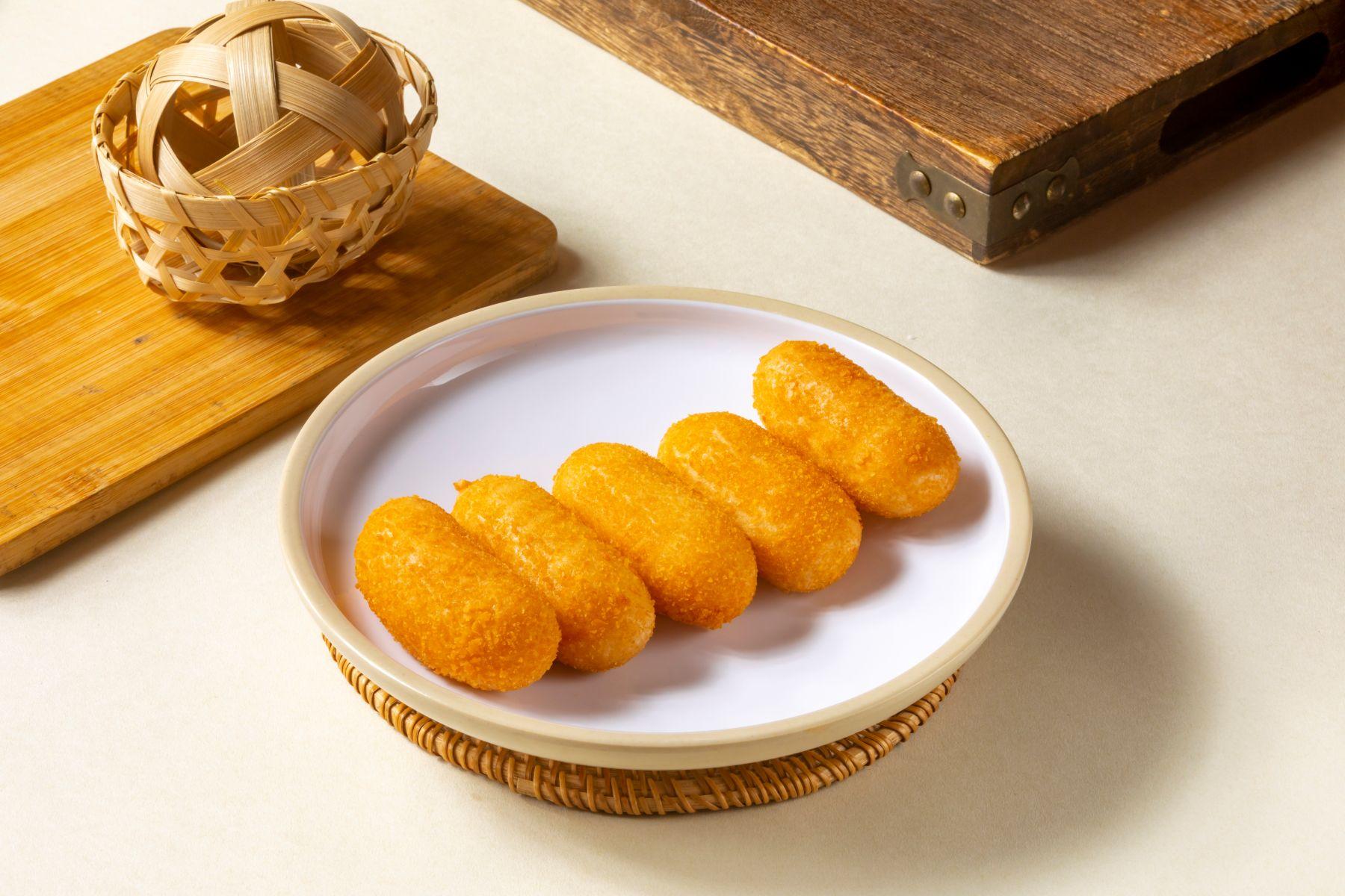 由即日起至5月29日,消費滿$20可以優惠價$9換購紅糖糍粑(原價$28)一份。