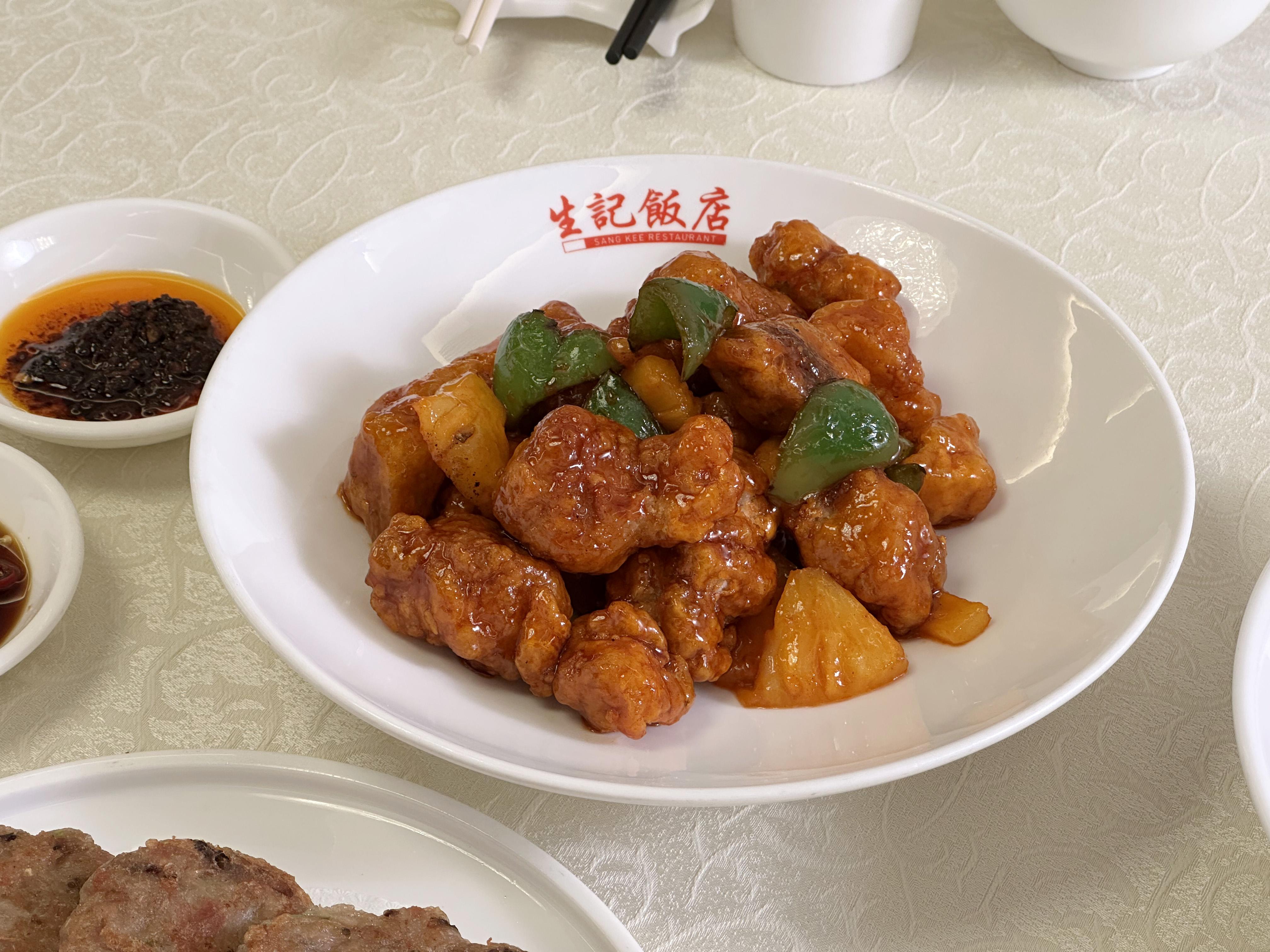 菠蘿生炒骨($158)件件肉厚,甜酸味自然均衝,開胃好送飯。