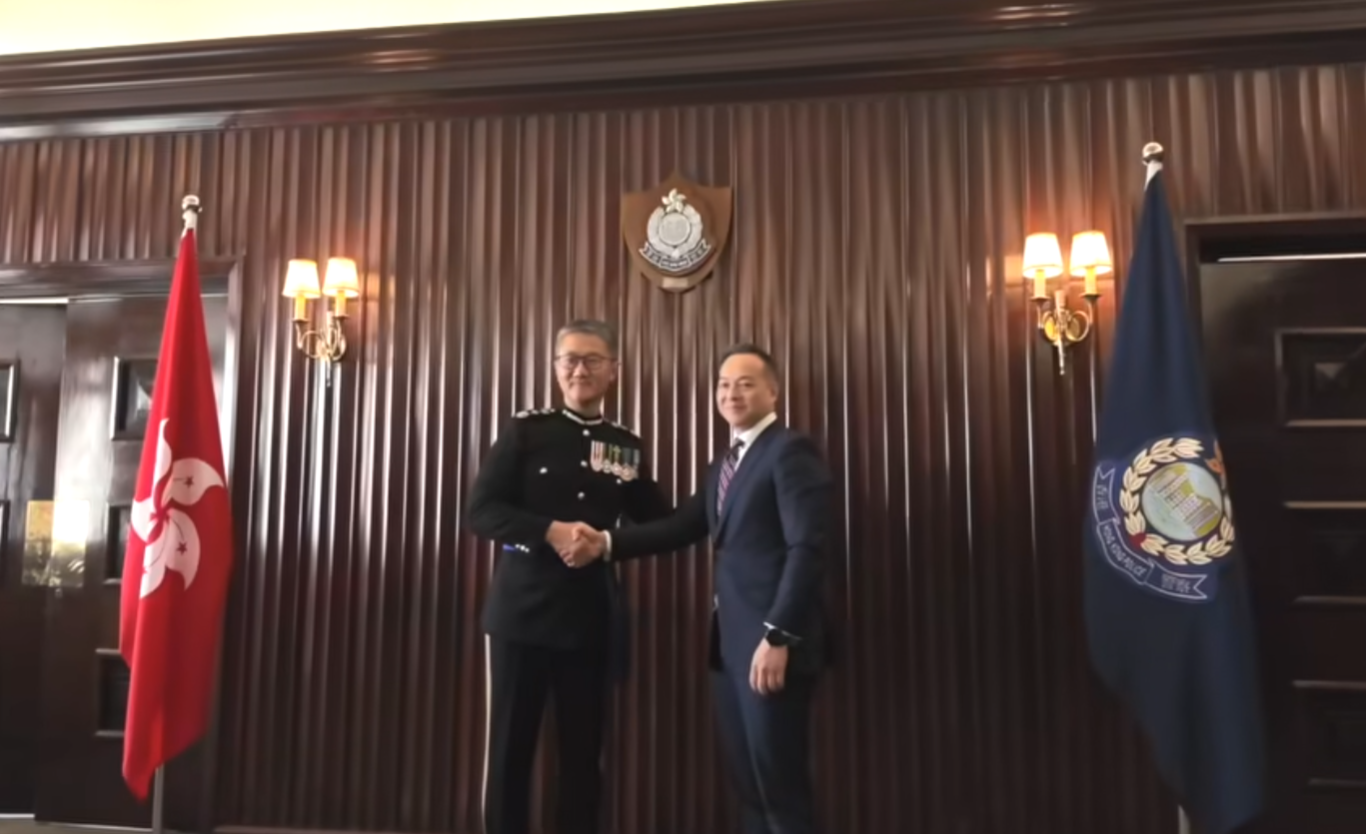 警隊為蕭澤頤舉行歡送典禮,警務處處長職務由周一鳴正式接任。(香港警察FB)