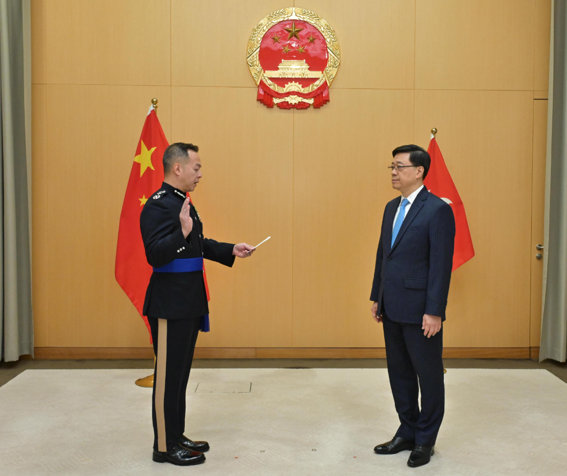 新任警務處處長周一鳴在行政長官李家超監誓下宣誓就職。
