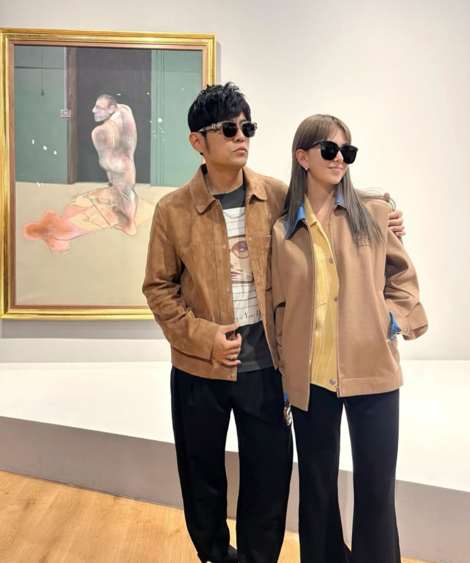 周杰倫現身香港參觀Art Basel,昆凌亦有同行。