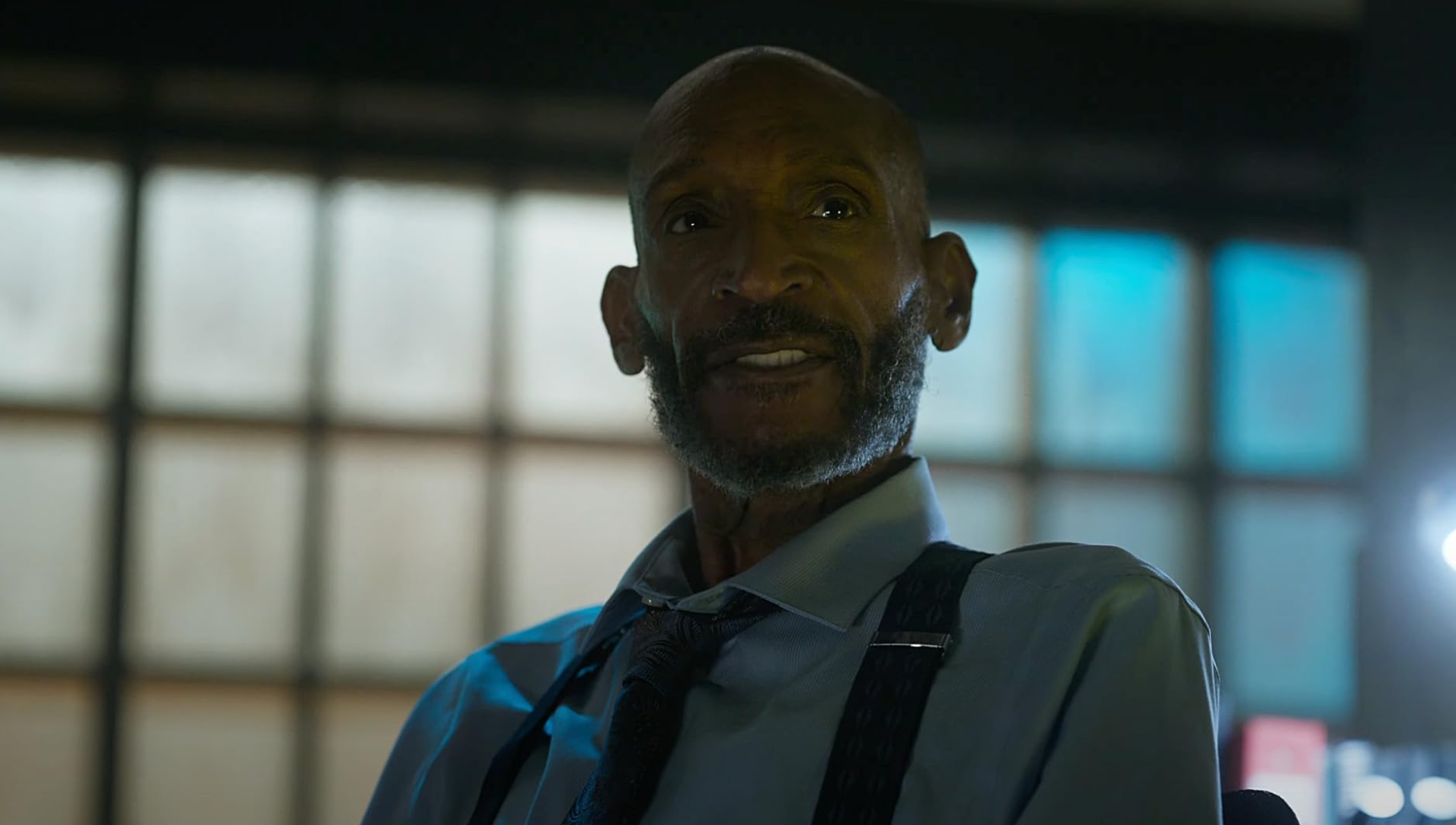 扮演驗屍官的黑人演員Tony Todd,去年11月不幸逝世。