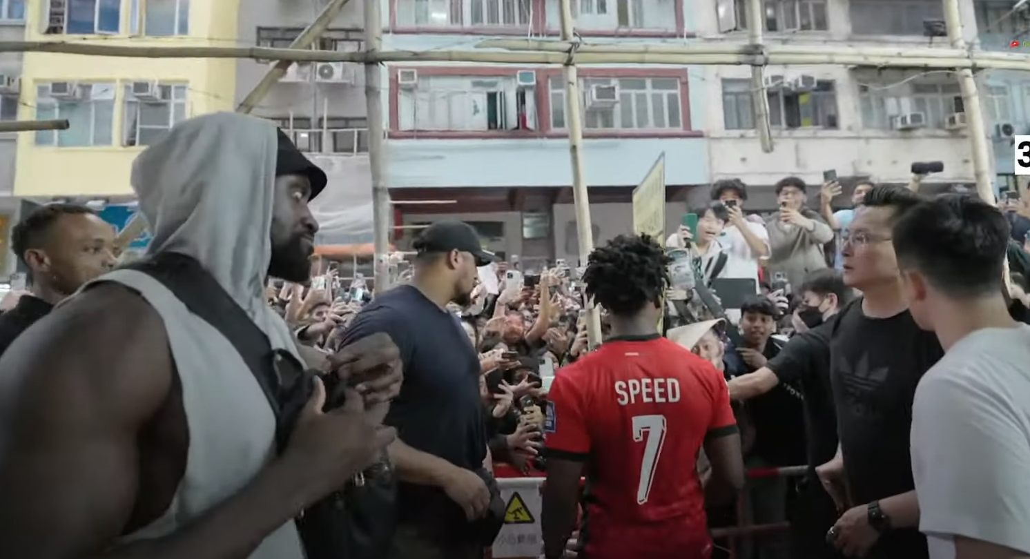 YouTube上擁有3800萬名粉絲的20歲美國網紅「IShowSpeed」(內地稱其為「甲亢哥」)自3月24日開始中國行,今日(4日)現身香港各區全程直播,吸引大量粉絲追隨