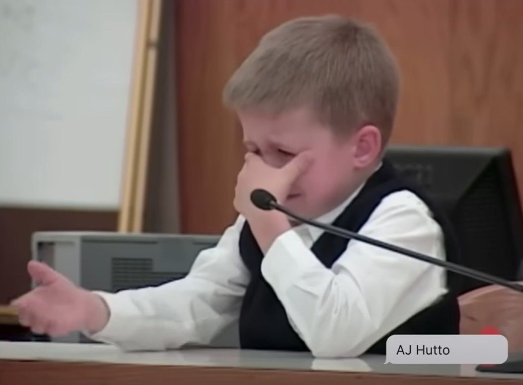 AJ當日在庭上落淚。(互聯網)