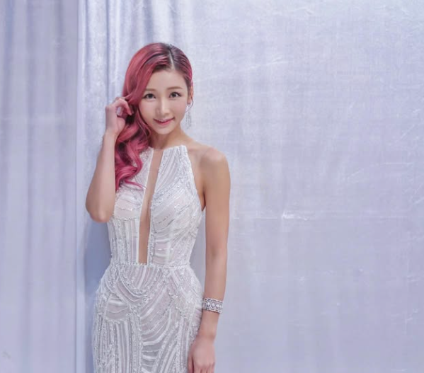 Jessica Kan 簡淑兒(IG:kan_jessica)