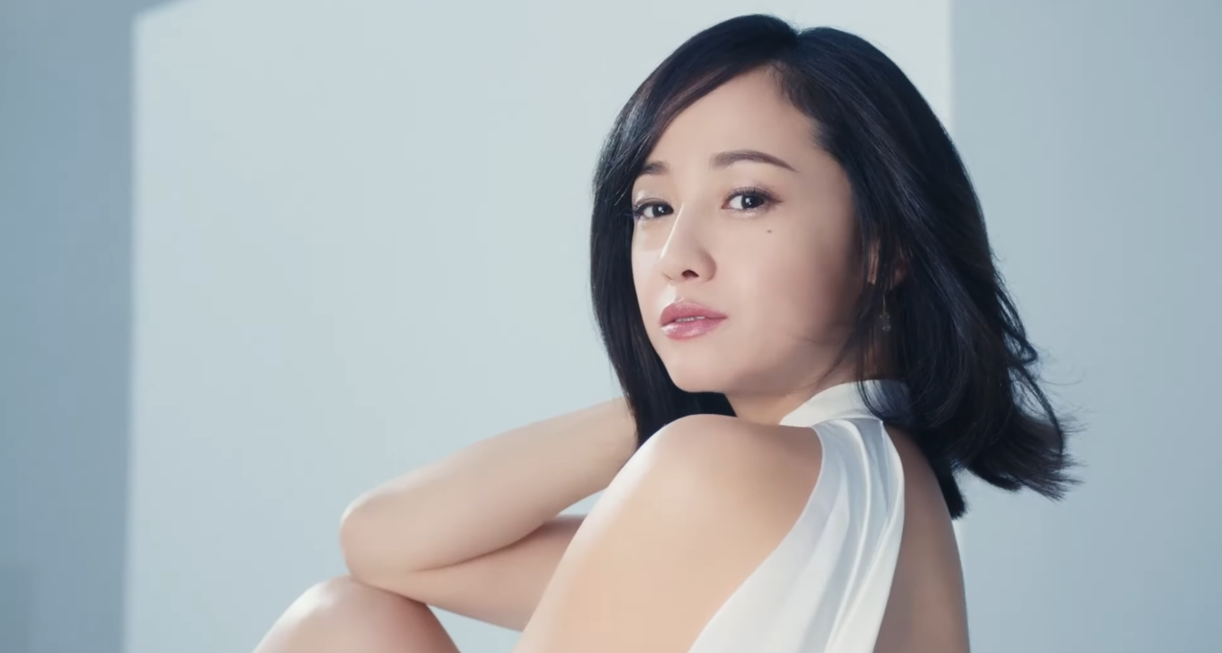 Color con品牌公開澤尻拍攝的全新廣告及拍攝花絮。